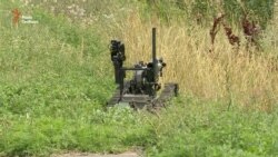 Хресна хода: силовики знешкодили дві вибухівки на Житомирській трасі (відео) Хресна хода: силовики знешкодили дві вибухівки на Житомирській трасі (відео)