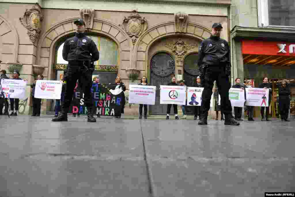 Američke i NATO snage napustile su Avganistan 31. avgusta. Predsednik SAD Džo Bajden (Joe Biden) saopštio je 31. avgusta da je iz Avganistana evakuisano više od 120.000 ljudi.