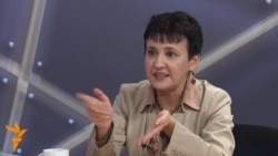 Чи варто письменникам іти в депутати? Чи варто письменникам іти в депутати?