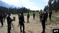 Сили безпеки поблизу місця нападу