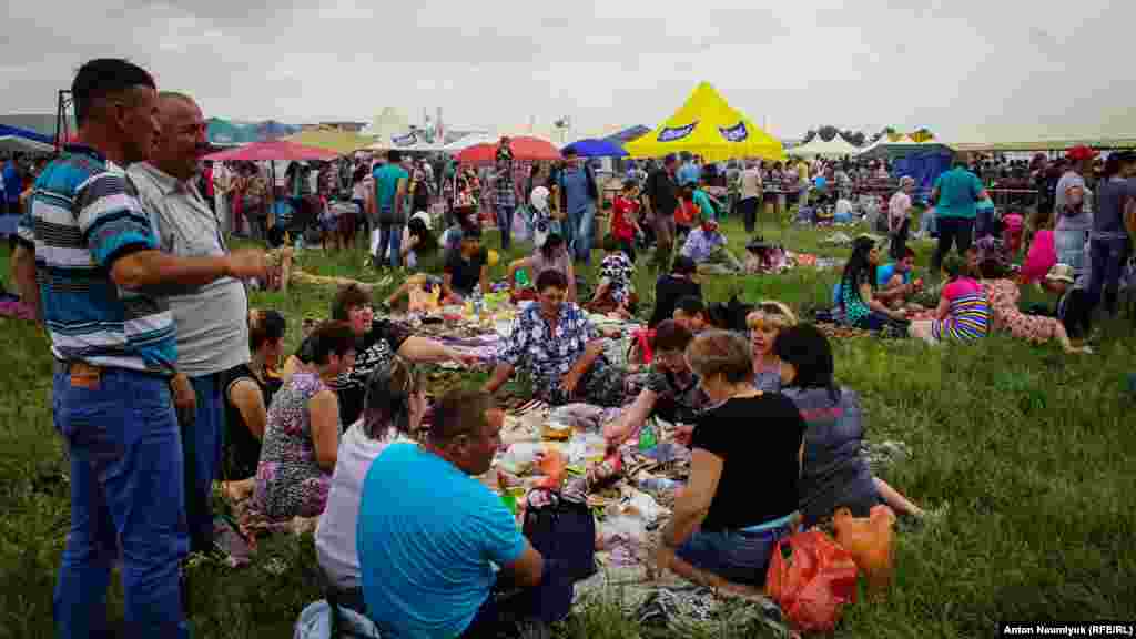 Хыдырлез – праздник щедрого урожая, который веками отмечали по окончании полевых работ и отгона скота на летние пастбища