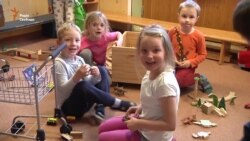 Дитсадки в Чехії: батьки не знають, що таке черги (Відео) Дитсадки в Чехії: батьки не знають, що таке черги (Відео)