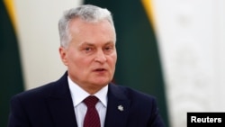 Як повідомила пресслужба президента України, офіційна церемонія зустрічі голів держав запланована на 11:00 18 березня