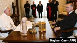 Папа Франциск і президент Туреччини Реджеп Тайїп Ердоган під час зустрічі, 5 лютого 2018 року
