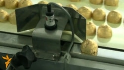 Цукерки «Рошен» продовжують виробляти й купувати Цукерки «Рошен» продовжують виробляти й купувати