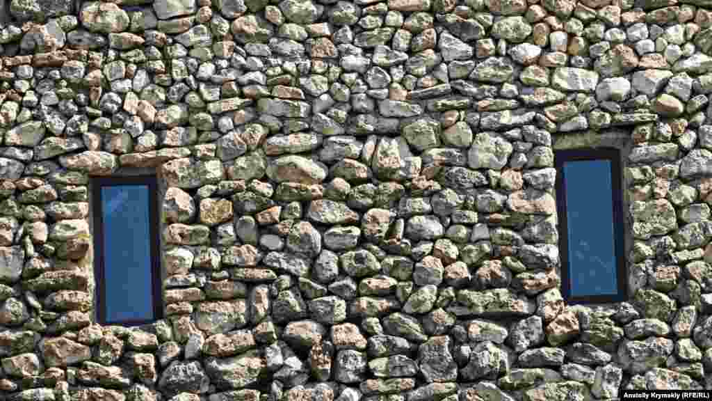 Окна башни – новодел