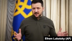 Зеленський звернув увагу на те, що варто побудувати Збройні сили Європи так, щоб майбутнє Європи залежало тільки від європейців і рішення про Європу схвалювались у Європі