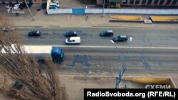 Ямковий ремонт дороги на вулиці Теліги у Києві