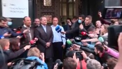 Медведчук: із підозрою ознайомився, з країни тікати не збираюся (відео) Медведчук: із підозрою ознайомився, з країни тікати не збираюся (відео)