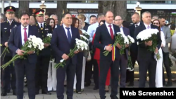 Liderii „Alternativei”, de Zua Independenței, la „Maica Îndurerată”, de la stânga la dreapta - Marc Tcaciuc, Alexandr Stoianoglo, Ion Ceban și Ion Chicu