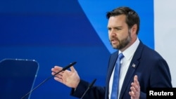 За його словами, і Україні, і Росії доведеться відмовитися від частини території, яку кожна зі сторін наразі контролює