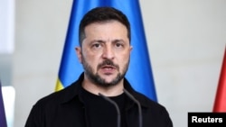 За словами Зеленського, ракета вже пройшла успішне випробування, вона здатна летіти на відстань три тисячі кілометрів