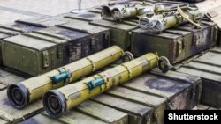 Російські «Шмели» на виставці трофейної зброї, здобутої українською армією, Київ, 2015 рік