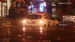 Киев «поплыл»: последствия мощного ливня в столице (видео) Киев «поплыл»: последствия мощного ливня в столице (видео)