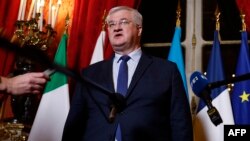 «Вони ніколи не можуть бути ніякими посередниками. Я вже вам чітко сказав: це людина-warmaker (та, що провадить війну – ред.). Тому треба виходити з цього», – заявив Сибіга у Брюсселі (фото архівне)