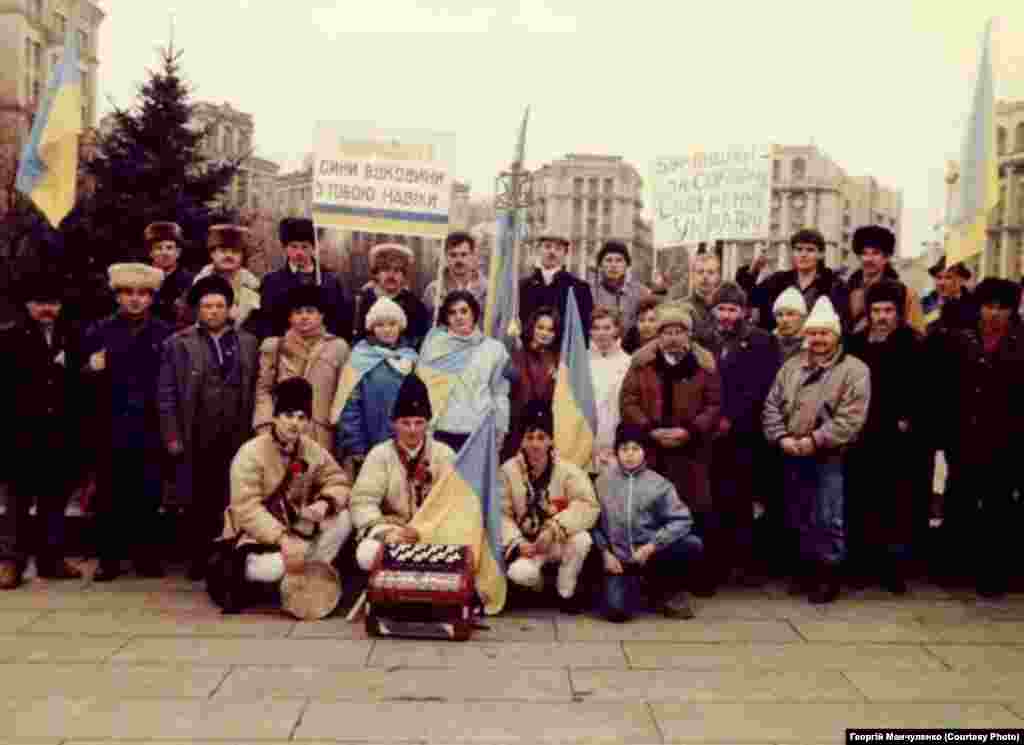 Київ. Буковинці теж приєдналися до «Живого ланцюга». Фото Георгій Манчуленко 