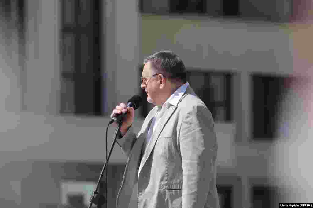  Старшыня «Белай Русі» Генадзь Давыдзька