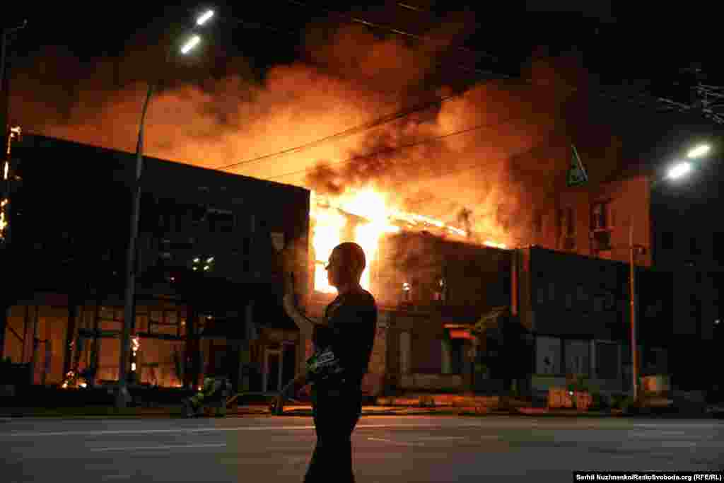 Пожежа у Києві внаслідок російського удару. Ніч на 6 червня 2025 року