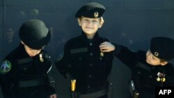 Чеченские дети в военной форме