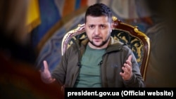 Володимир Зеленський також закликав Італію долучитися до світових санкцій: зокрема, підтримати повне ембарго на торгівлю з Росією