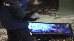 У центрі Києва активісти розгромили «Альфа-банк» і закидали камінням офіс Ахметова (відео) У центрі Києва активісти розгромили «Альфа-банк» і закидали камінням офіс Ахметова (відео)