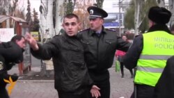 На «Російському марші» в Донецьку сталася бійка На «Російському марші» в Донецьку сталася бійка