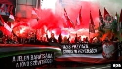 Варшава. Польские и венгерские националисты участвуют в демонстрации 11 ноября под лозунгом "Сегодня дружба, в будущем – союз"