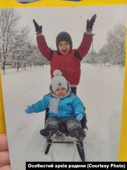 Ілля Горохолінський з молодшим братом