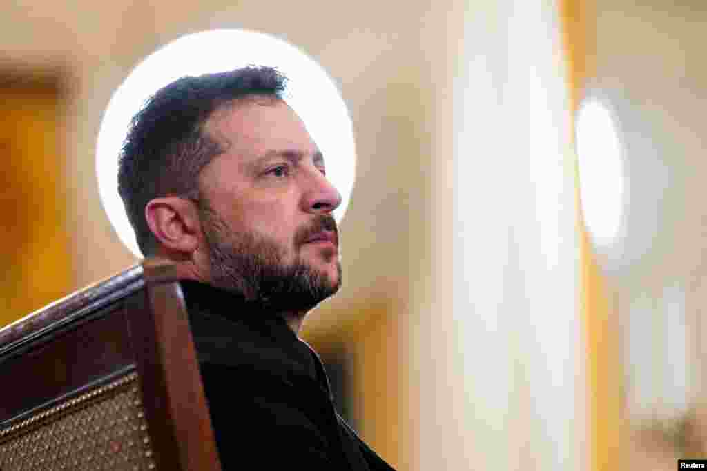 Володимир Зеленський під час багатосторонніх переговорів