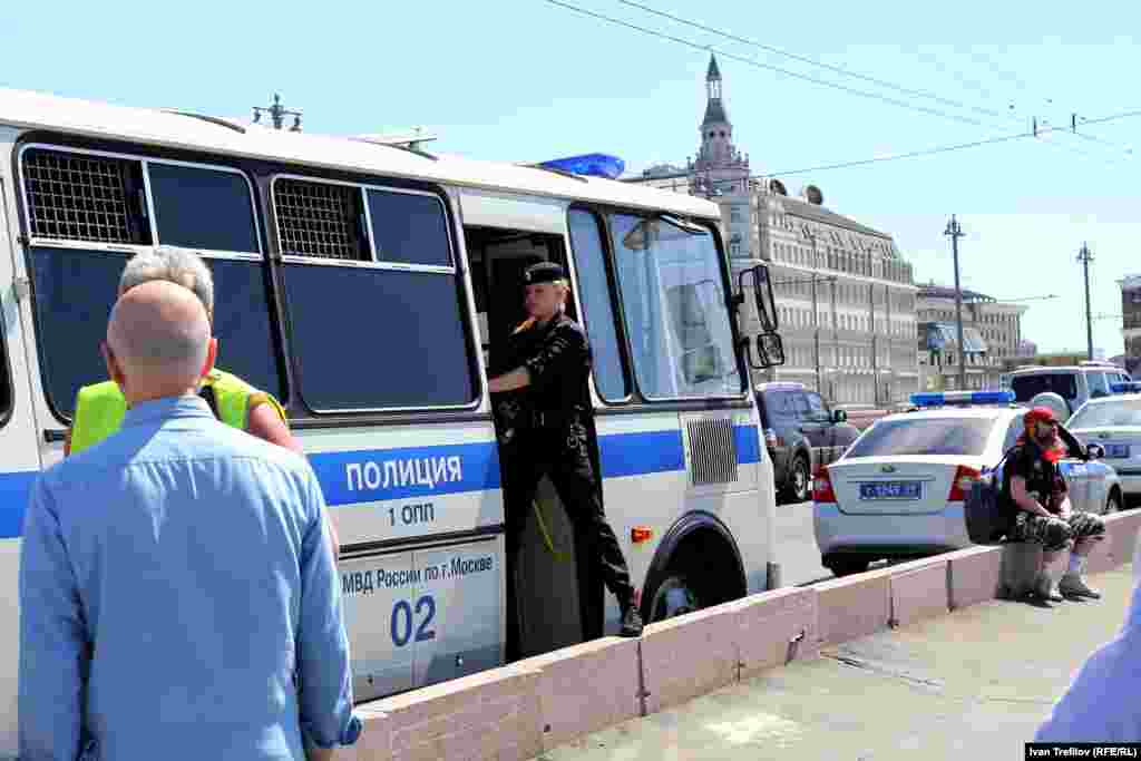 Сто дней после убийства Бориса Немцова. Большой Москворецкий мост, 7 июня 2015 года