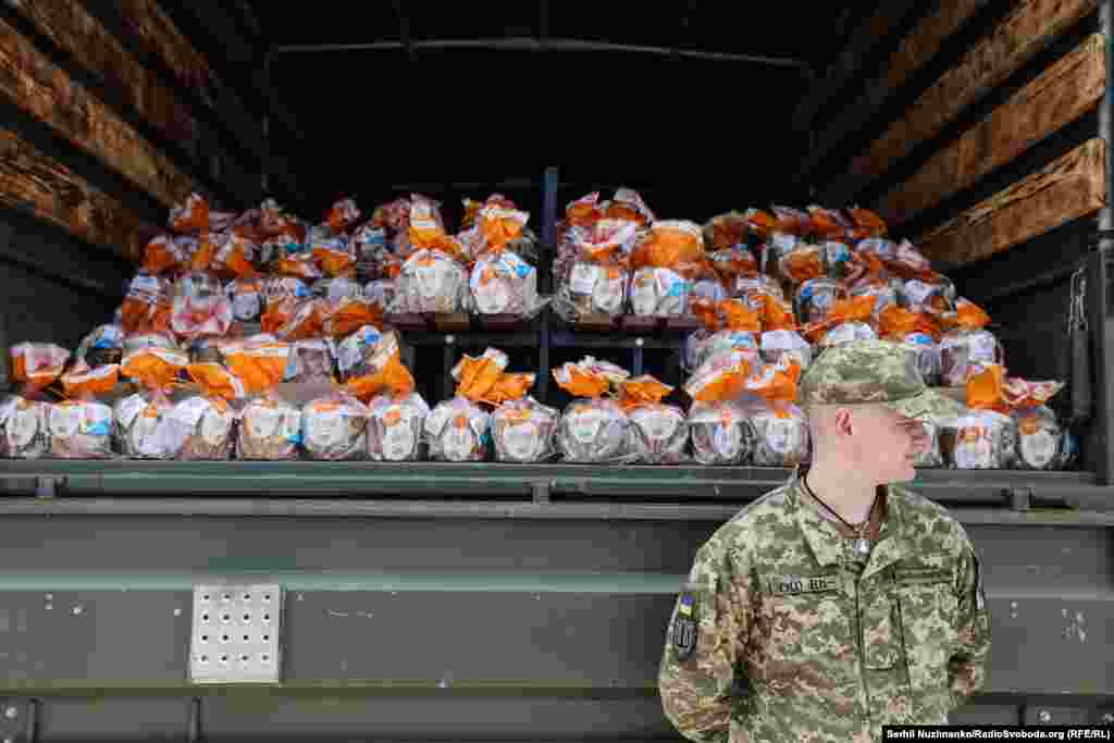 Освячені паски передадуть військовослужбовцям, які нині захищають Україну на передовій