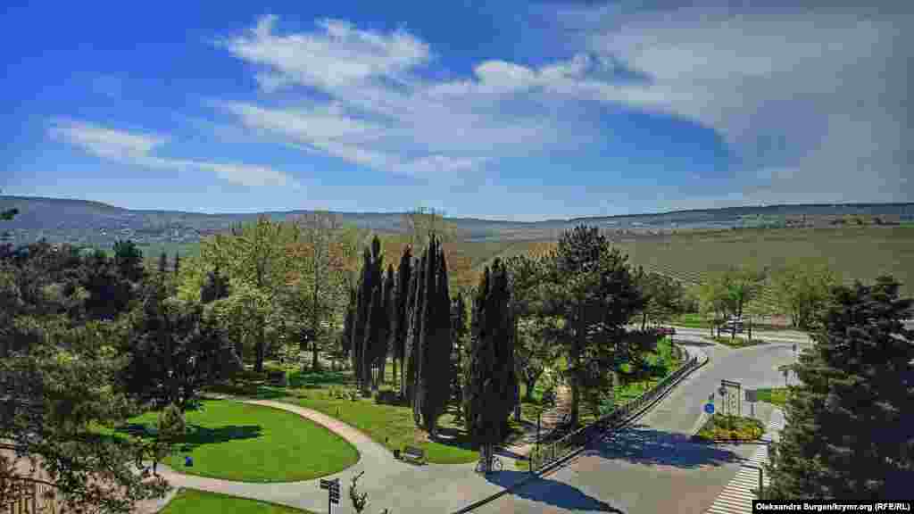  Вид на Балаклавский парк на въезде в город