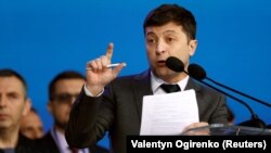 Володимир Зеленський під час передвиборчих дебатів на стадіоні «Олімпійський». Київ, 19 квітня 2019 року