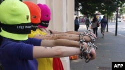 Акция в Лондоне в поддержку Pussy Riot