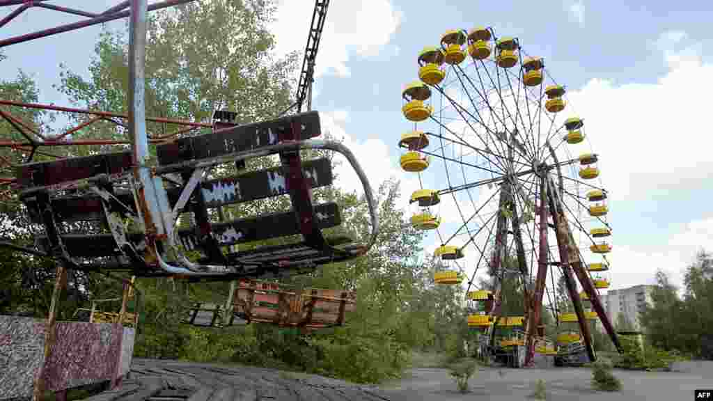 Цей парк розташований в Україні на території міста-примари Прип&#39;ять поблизу Чорнобиля. Після вибуху на АЕС у 1986 році, з Прип&#39;яті евакуювали всіх жителів