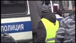 «Світ у відео»: у Росії затримали демонстрантів проти «Болотної справи» – про це у відеоогляді новин від Радіо Свобода «Світ у відео»: у Росії затримали демонстрантів проти «Болотної справи» – про це у відеоогляді новин від Радіо Свобода