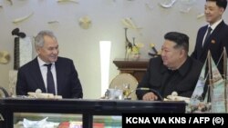 Сергій Шойгу і Кім Чен Ин під час зустрічі в Північній Кореї у вересні 2024 року