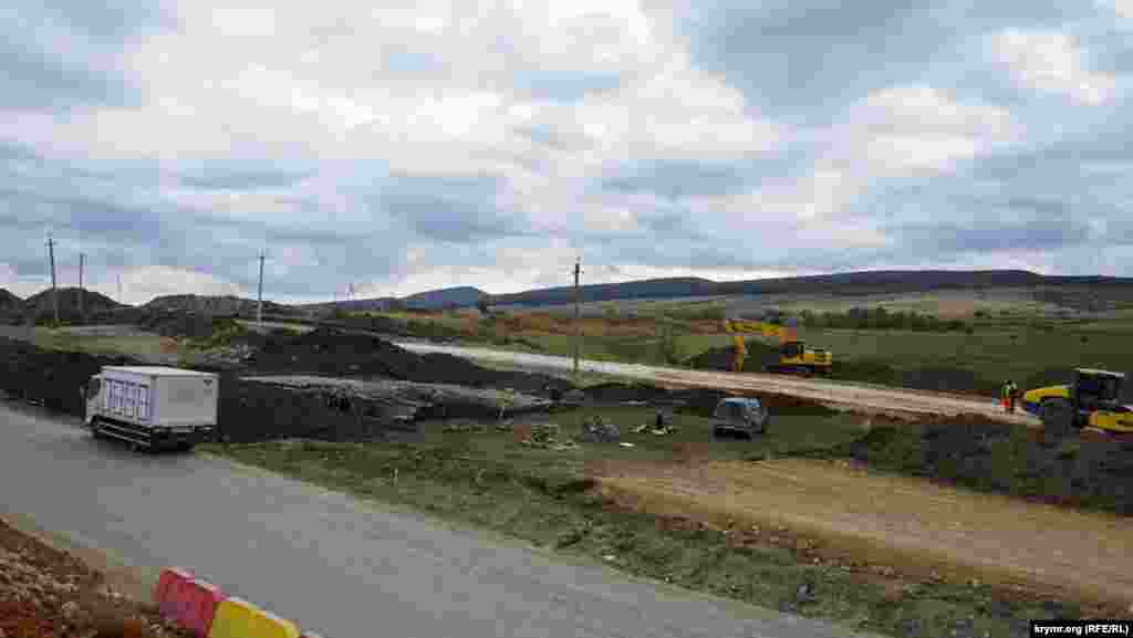 Водители останавливаются, чтобы поглазеть на «царский мост»