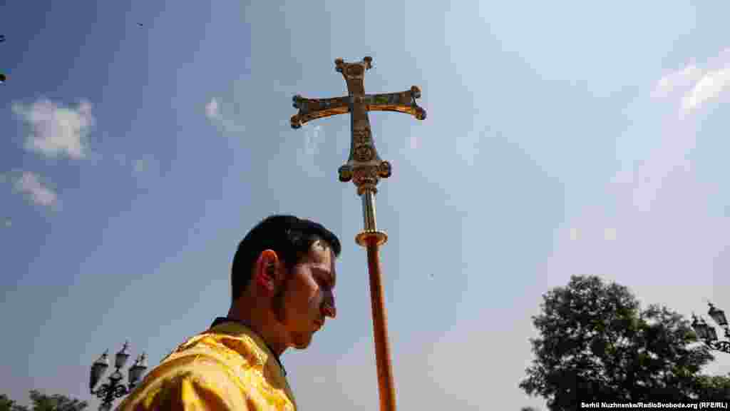 День Крещения Руси-Украины ежегодно отмечается 28 июля. Этот праздник установлен, согласно указу президента Украины от 25 июля 2008 года. В этот же день Православная церковь чтит память равноапостольного киевского князя Владимира – Крестителя Украины-Руси