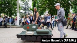 Военный парад в Симферополе 9 мая и народные гуляния