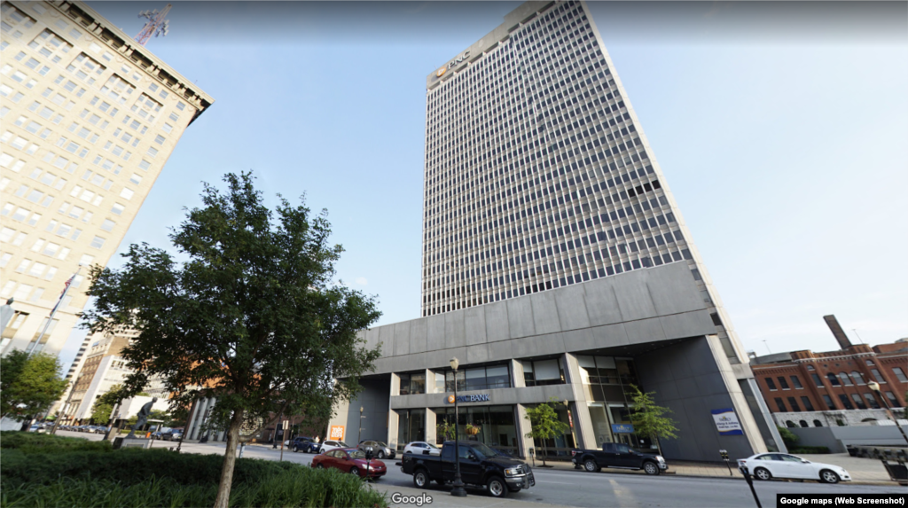 PNC Plaza – тридцятиповерховий хмарочос у найбільшому місті штату Кентукі, Луїсвіллі, розташований за адресою 500 West Jefferson Street. У 2011 році його придбала за $77 млн фірма Optima 500, LLC (Делавер), зареєстрована 10 листопада 2010 року.