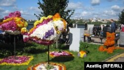 Чәчкәләрдән композиция