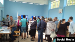 Голосование по открепительным удостоверениям на одном из избирательных участков Костромской области, 13 сентября 2015 года