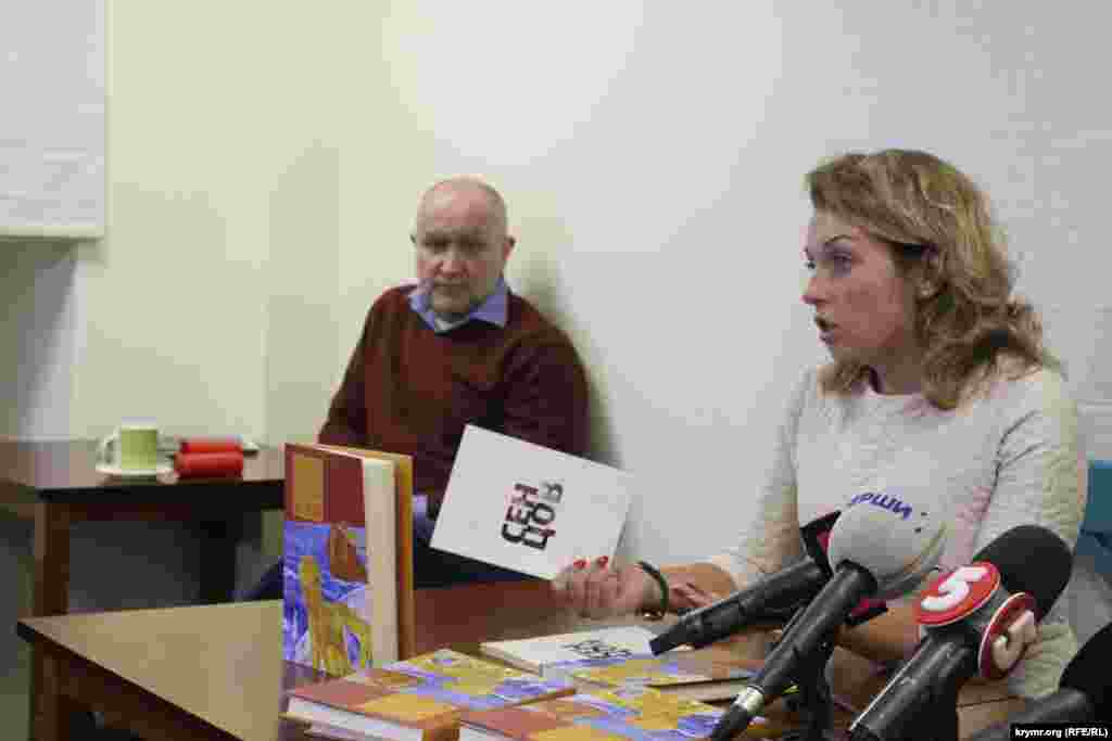 Презентация романа Олега Сенцова «Купите книгу – она смешная» в Киеве, 28 января 2016 года