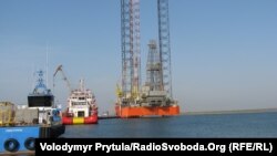 Самопідйомна плавуча бурова установка «Петро Годованець», архівне фото