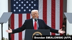 Дональд Трамп объявляет о резком изменении торговой политики США