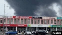 Dim nakon napada dronova na oblasti Murmansk, Rusija, 1. juna 2025.
