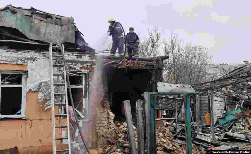 Зруйнований внаслідок атаки «Шахедами» приватний будинок у Харкові. Загинула 70-річна жінка, яка мешкала в цьому будинку