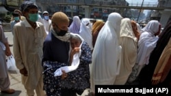  د روغتیا نړیوال سازمان، ټیست کول او قرنطین په شان روغتیايي اصولو خیال ساتل د دې وایرس د خپرېدو مخنیوي او د مړینو کمېدو لپاره ضروري وبلل.