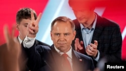 Кароль Навроцький, якого підтримує головна опозиційна партія «Право і справедливість» (PiS) переміг на президентських виборах у Польщі. 1 червня 2025 року